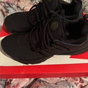 Nike Triple Black Running Shoes